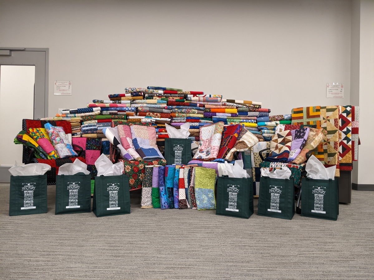 photo of project holiday volunteers