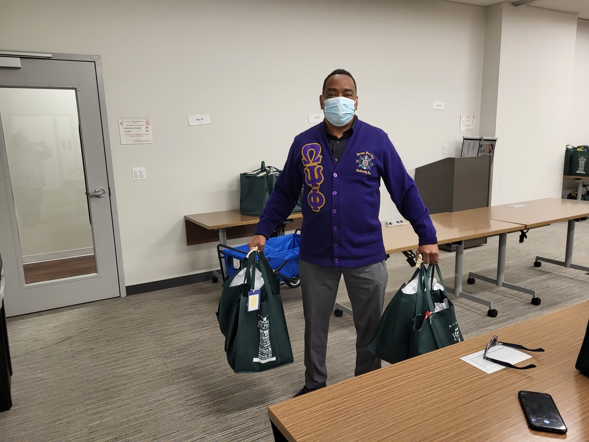 photo of project holiday volunteers