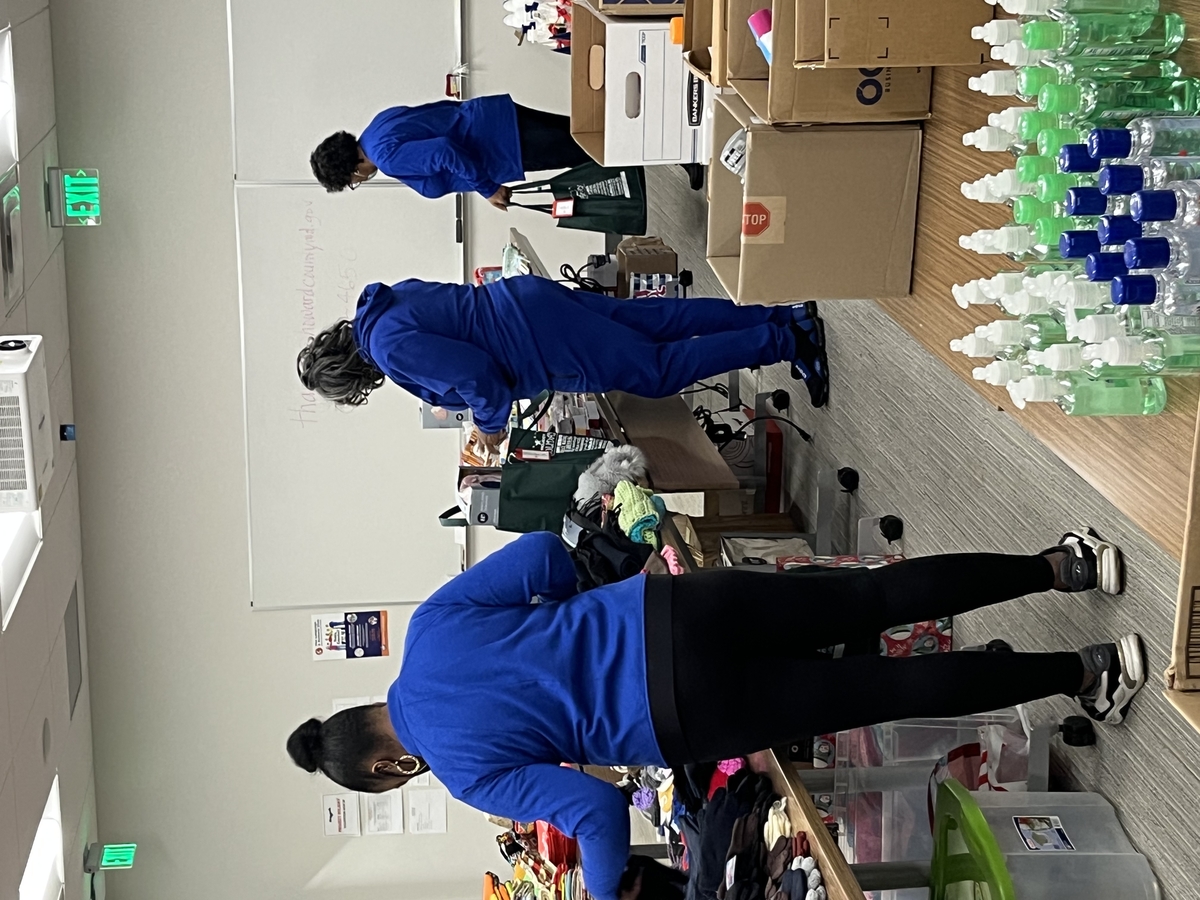 photo of project holiday volunteers