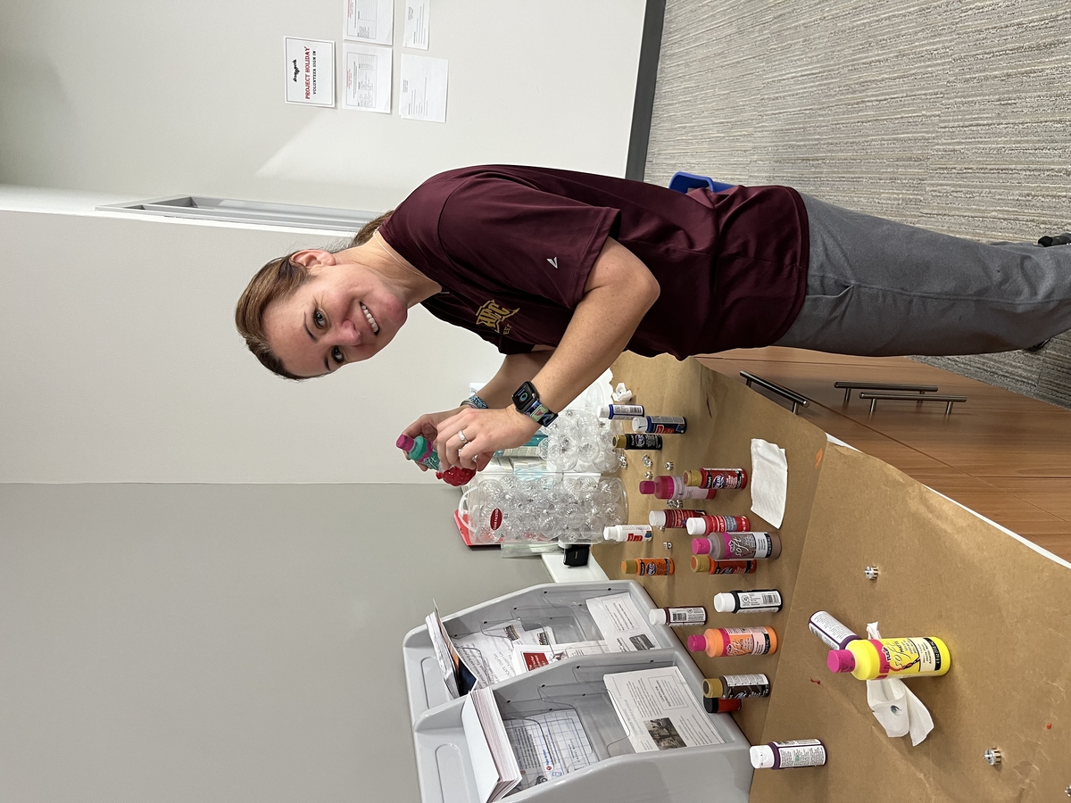 photo of project holiday volunteers