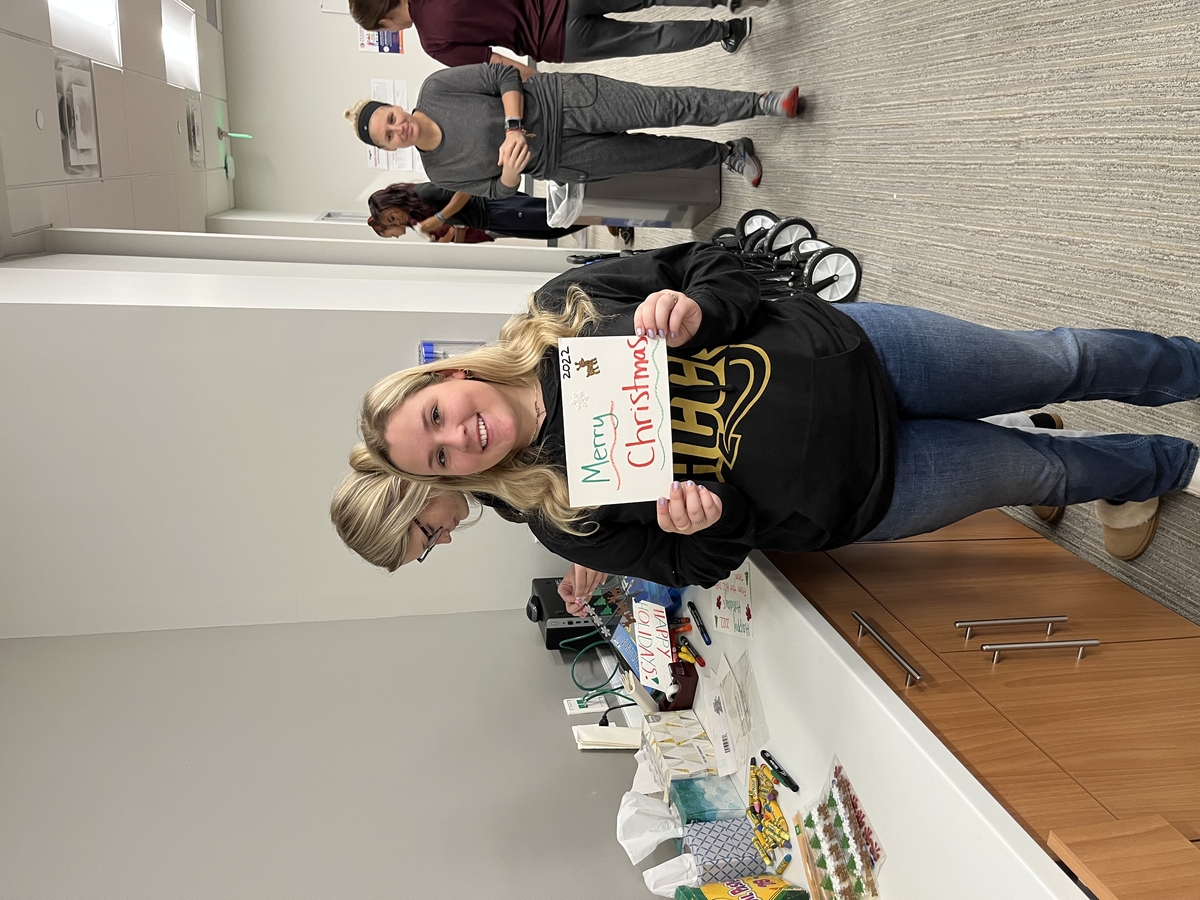 photo of project holiday volunteers