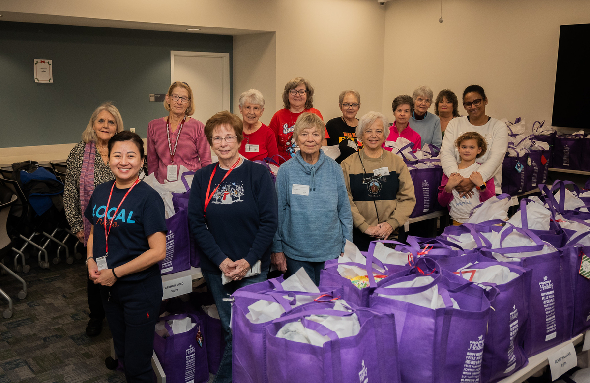 Project Holiday Volunteers