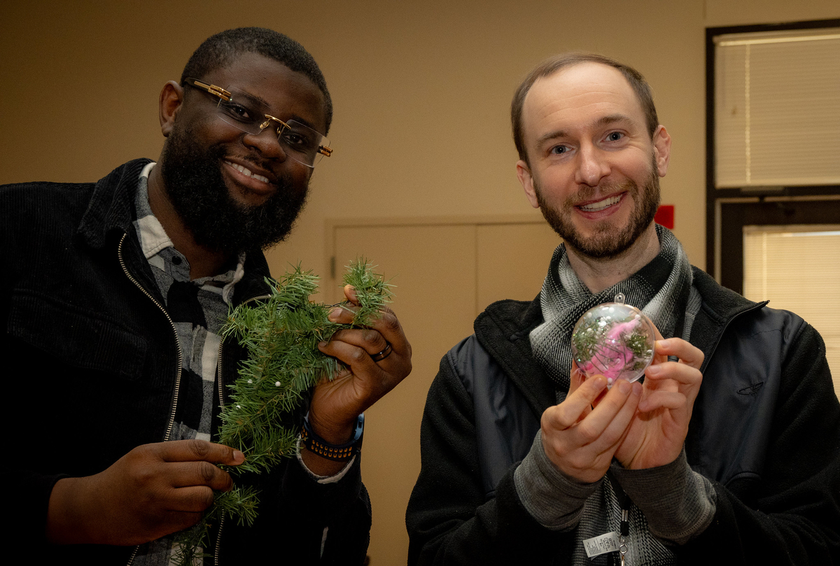 Project Holiday Volunteers