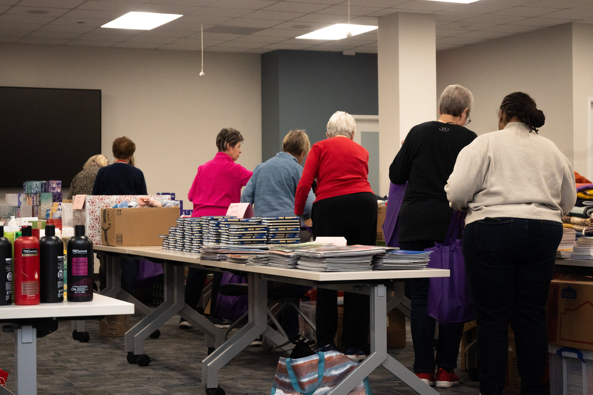 Project Holiday Volunteers