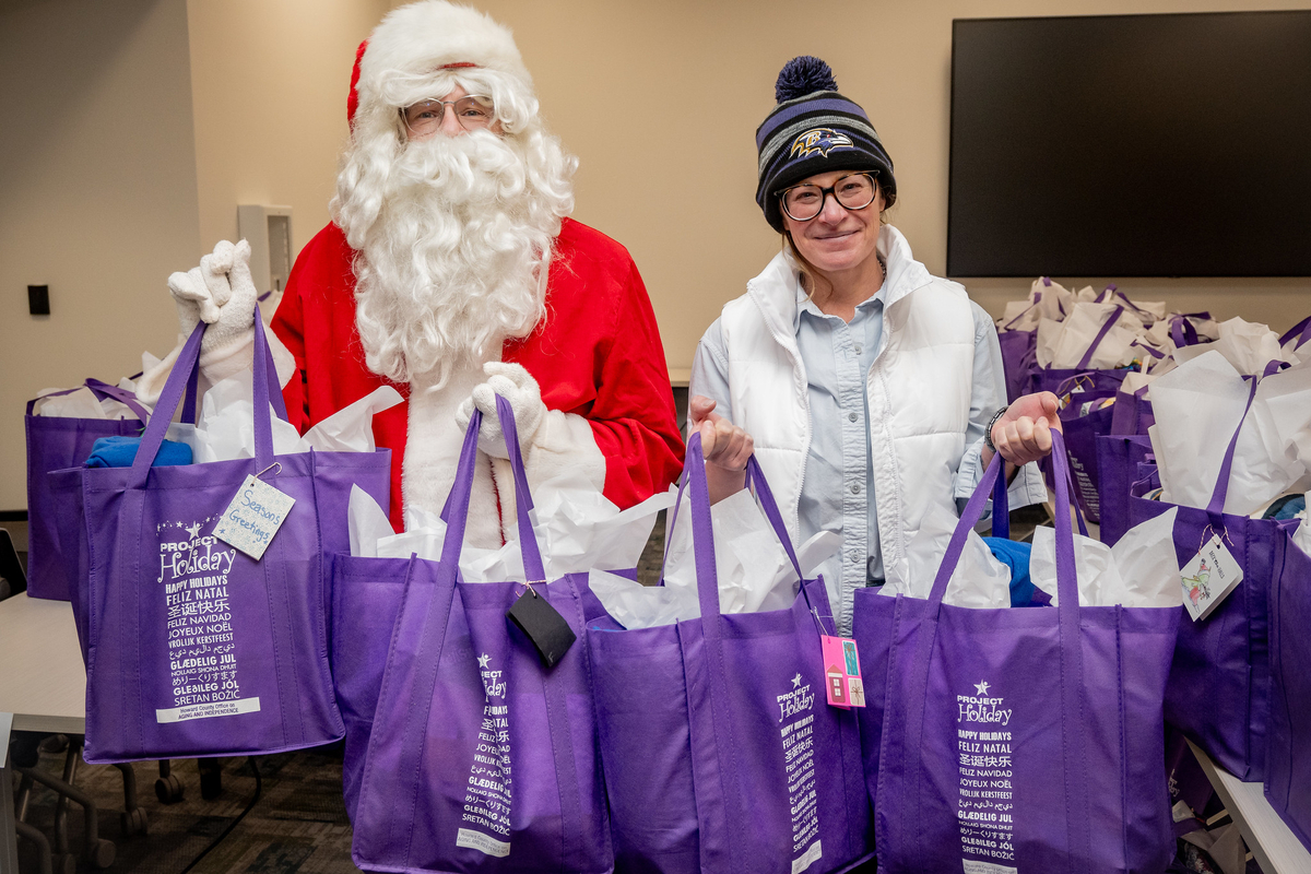 Project Holiday Volunteer and Santa