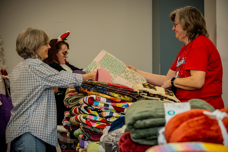 Project Holiday Volunteer