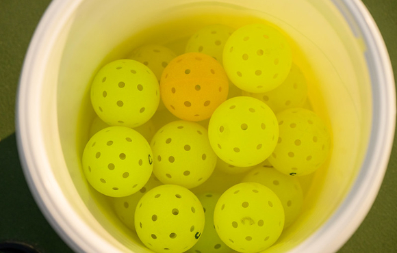 glow in dark pickleball