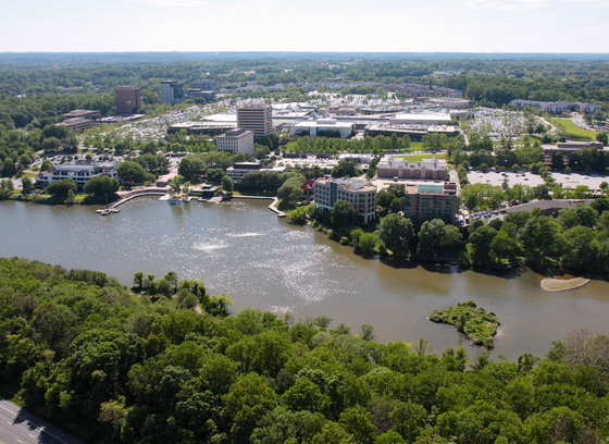 Aerial shot of the Columbia Lakefront area.