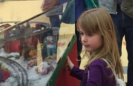 GJACC Holiday Train Garden